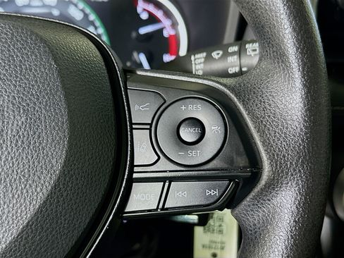 Used 2024 Toyota RAV4 LE FWD image 17