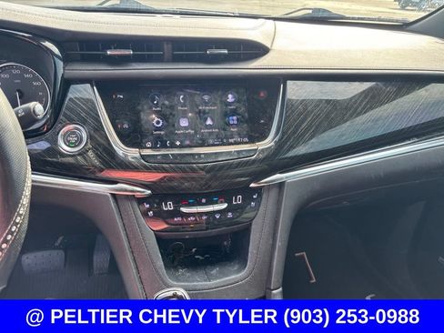 Used 2021 Cadillac XT6 Premium Luxury FWD image 16