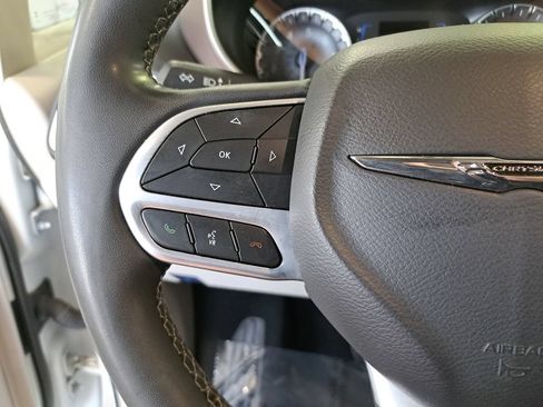 Used 2023 Chrysler Voyager LX FWD image 19