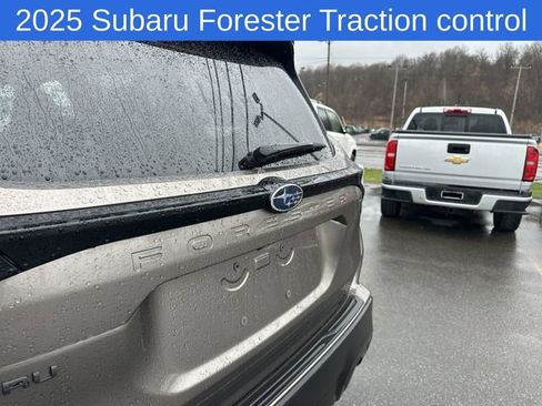 Certified 2025 Subaru Forester Premium AWD/4WD image 17