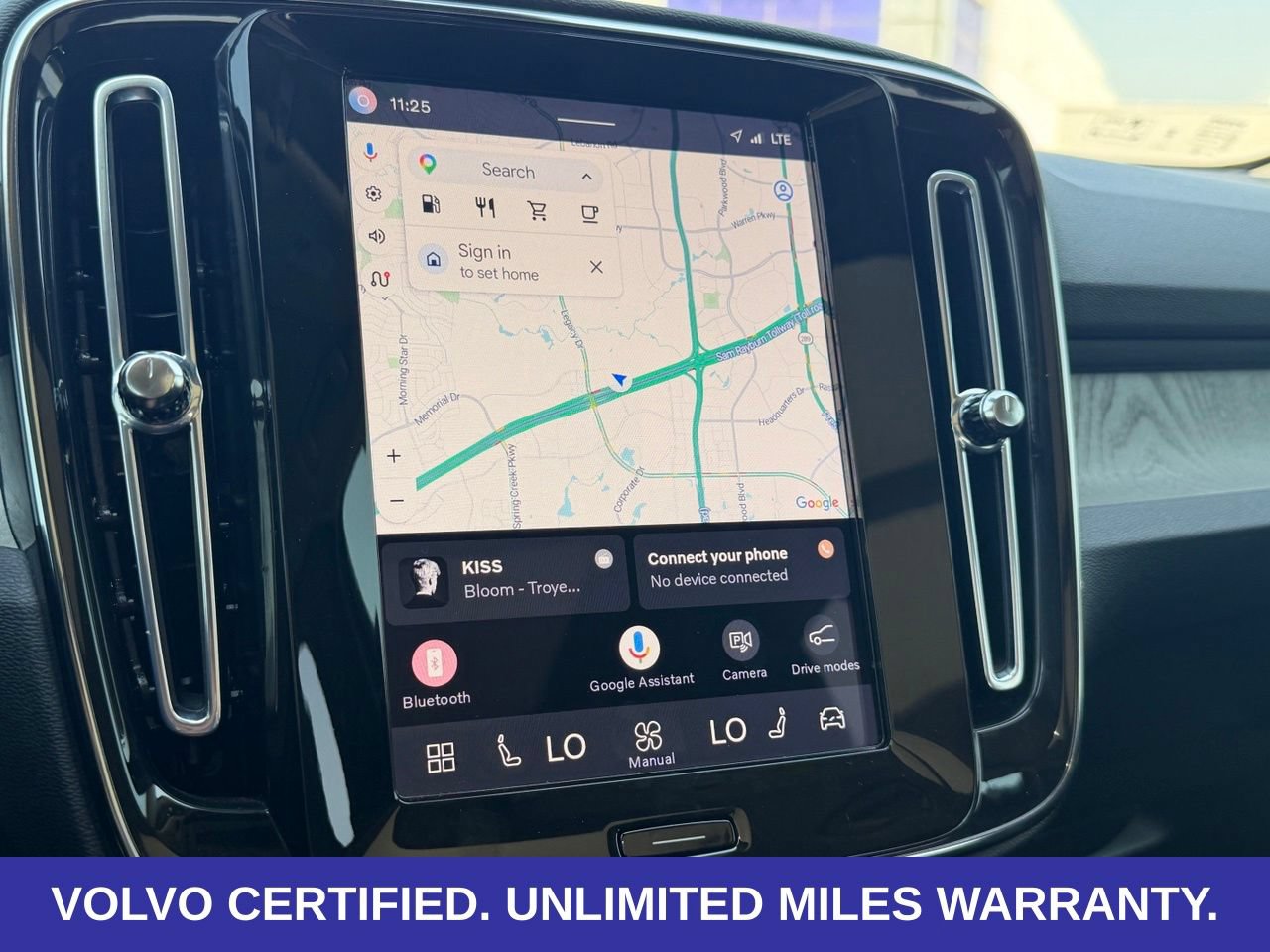 Certified 2025 Volvo XC40 B5 Plus AWD/4WD image 23
