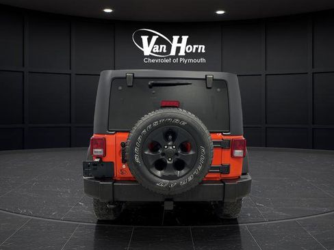 Used 2015 Jeep Wrangler Unlimited Sahara w/ Dual Top Group AWD/4WD image 6