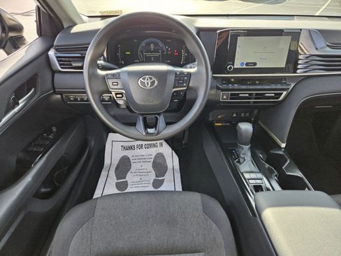 Used 2025 Toyota Camry LE image 12