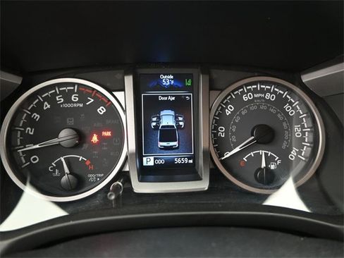 Used 2022 Toyota Tacoma SR5 w/ Technology Package image 10