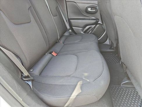 Used 2023 Jeep Renegade Latitude AWD/4WD image 19