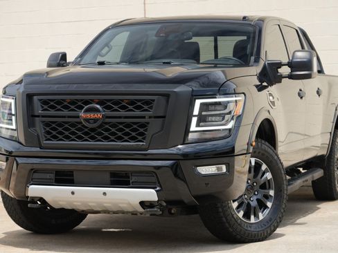 Used 2021 Nissan Titan PRO-4X w/ Pro-4x Convenience Package AWD/4WD image 3