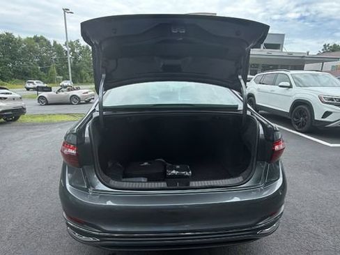 Used 2022 Volkswagen Jetta SEL FWD image 18