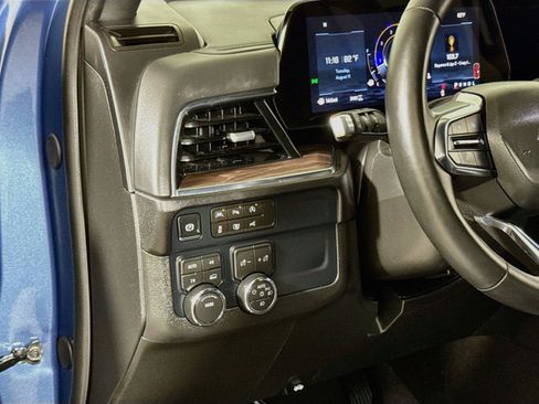 Certified 2026 Chevrolet Suburban LT w/ Comfort Package AWD/4WD image 8