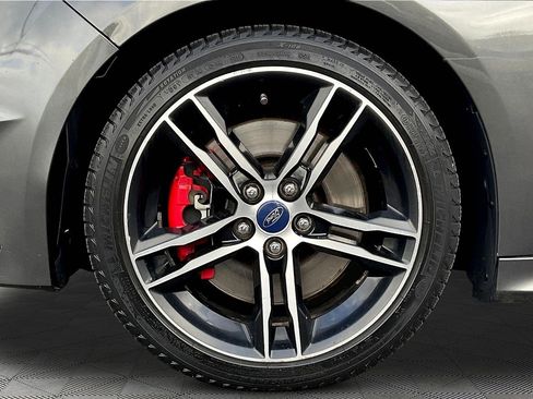 Used 2015 Ford Focus ST w/ Equipment Group 402A FWD image 34