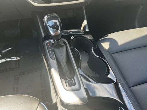 Used 2025 Buick Envista Sport Touring image 40