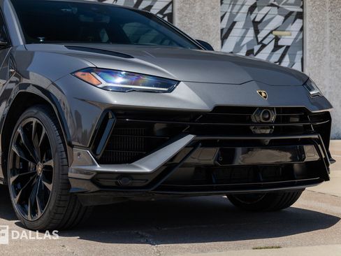Used 2024 Lamborghini Urus S AWD/4WD image 3
