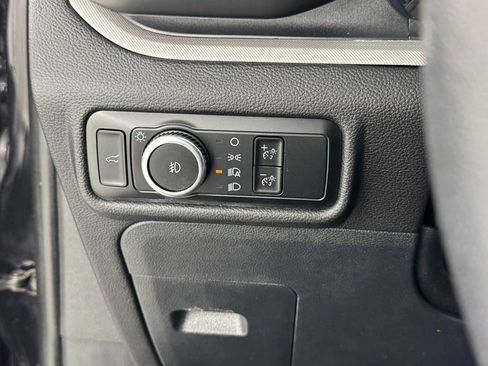 Used 2024 Ford Explorer XLT w/ Equipment Group 202A AWD/4WD image 35