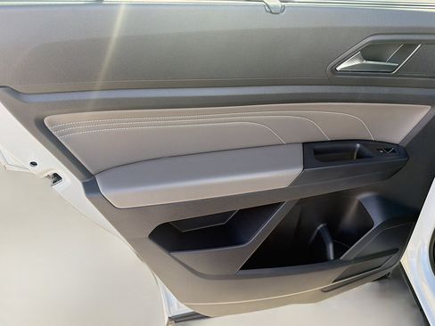 Used 2023 Volkswagen Atlas SEL R-Line image 26