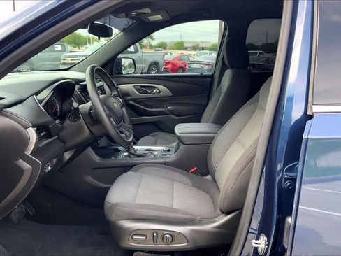 Used 2023 Chevrolet Traverse LT image 8