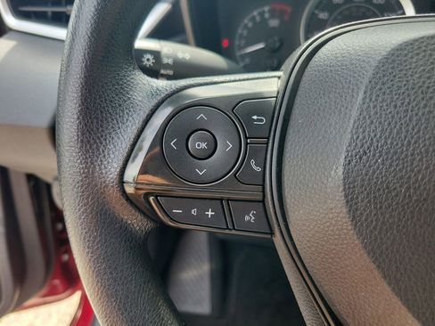 Used 2022 Toyota Corolla LE FWD image 19