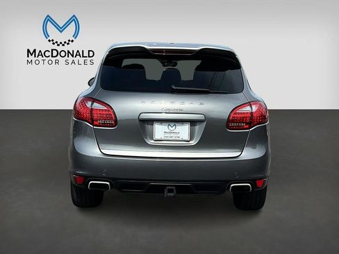 Used 2014 Porsche Cayenne Platinum Edition image 6