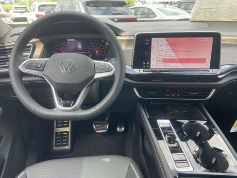 New 2026 Volkswagen Atlas SEL Premium R-Line image 15