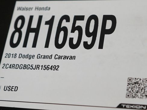 Used 2018 Dodge Grand Caravan SE image 28