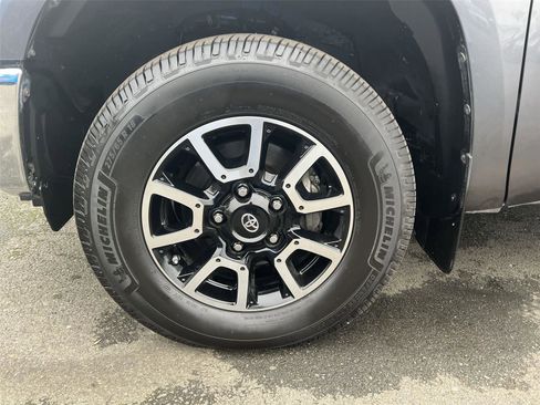 Used 2017 Toyota Tundra SR5 image 9