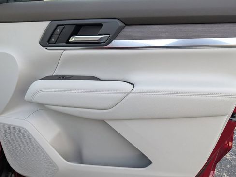 New 2026 GMC Terrain Denali w/ LPO, Floor Liner Package AWD/4WD image 33