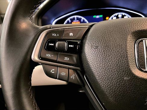 Used 2018 Honda Accord EX-L image 17