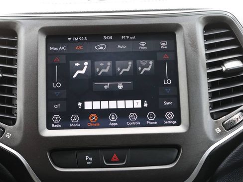 Used 2020 Jeep Cherokee Trailhawk w/ Cold Weather Group AWD/4WD image 20