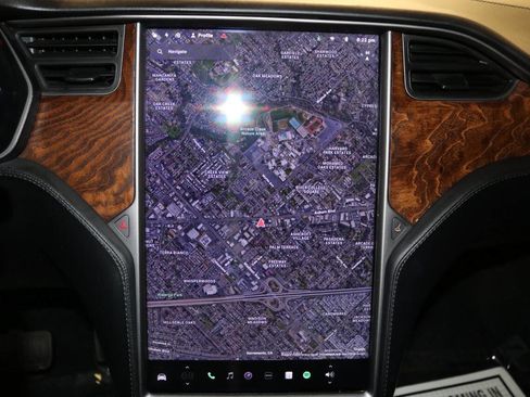 Used 2020 Tesla Model X image 39