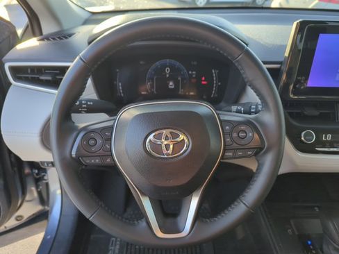 Used 2026 Toyota Corolla Cross LE FWD image 12