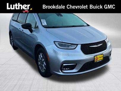 Used 2024 Chrysler Pacifica Touring-L