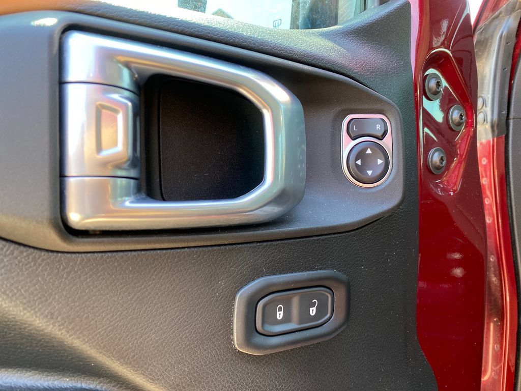 Used 2021 Jeep Gladiator Sport AWD/4WD image 12