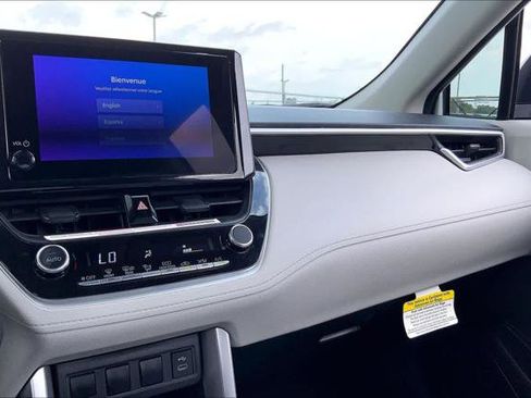 Certified 2023 Toyota Corolla Cross LE FWD image 34