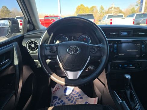 Used 2019 Toyota Corolla SE image 13
