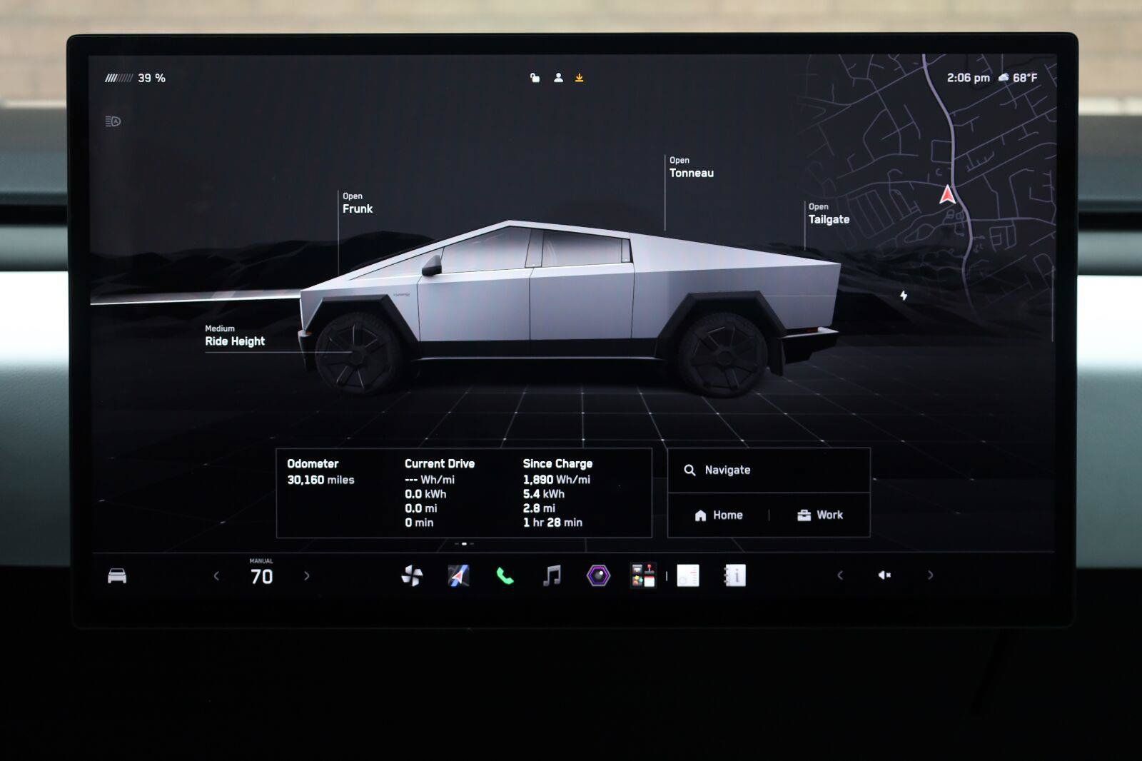 Used 2024 Tesla Cybertruck AWD Crew Cab image 34
