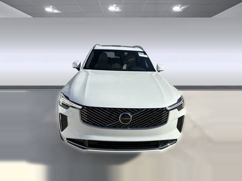 New 2026 Volvo XC90 B6 Plus w/ Protection Package Premier image 6