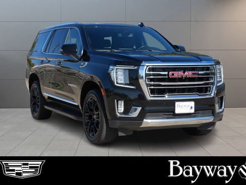 Used 2022 GMC Yukon SLT w/ SLT Luxury Package image 3