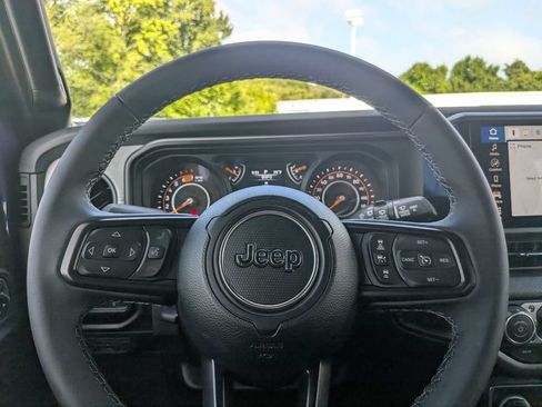Used 2026 Jeep Wrangler Unlimited Sport AWD/4WD image 25