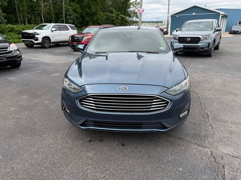 Used 2019 Ford Fusion SE w/ Equipment Group 151A FWD image 2