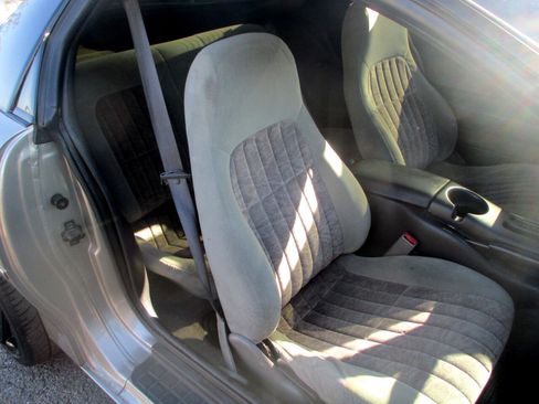 Used 2000 Chevrolet Camaro Z28 w/ Preferred Equipment Group 2 image 9