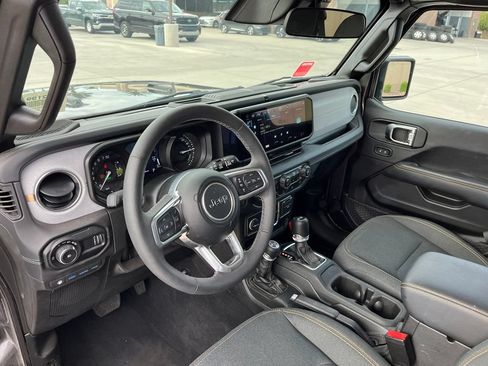 Used 2025 Jeep Wrangler Unlimited Sahara AWD/4WD image 14