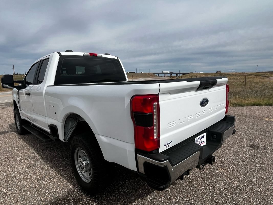 Used 2023 Ford F250 XL w/ 360-Degree Camera Package AWD/4WD image 3