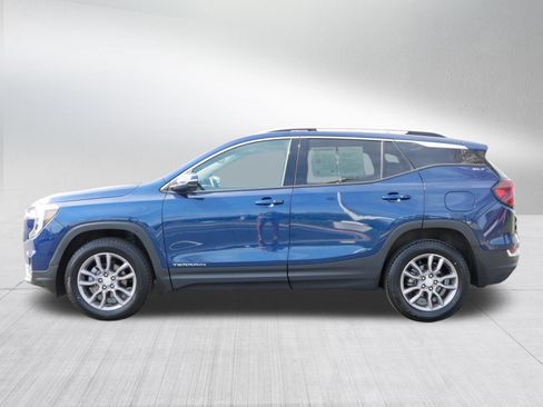 Used 2023 GMC Terrain SLT AWD/4WD image 4