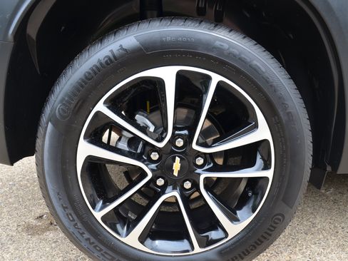 Used 2025 Chevrolet TrailBlazer LT AWD/4WD image 17