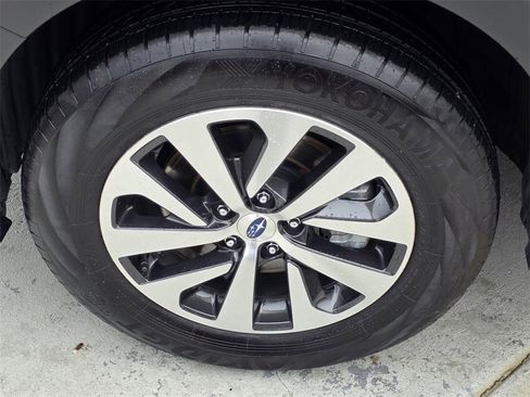 Used 2025 Subaru Outback Premium image 34