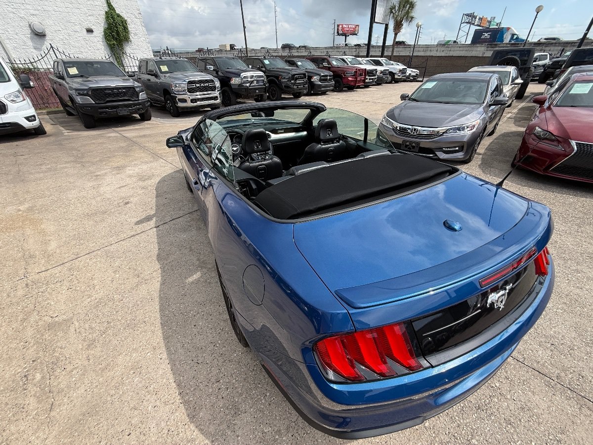 Used 2023 Ford Mustang Premium RWD image 33