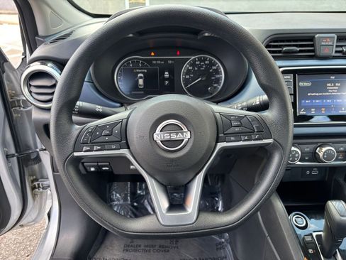 Used 2025 Nissan Versa SV image 25