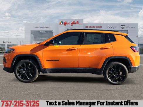 New 2026 Jeep Compass Latitude image 2