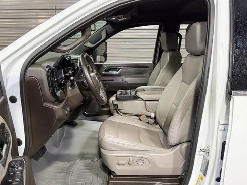 Used 2024 Chevrolet Silverado 3500 LTZ image 18