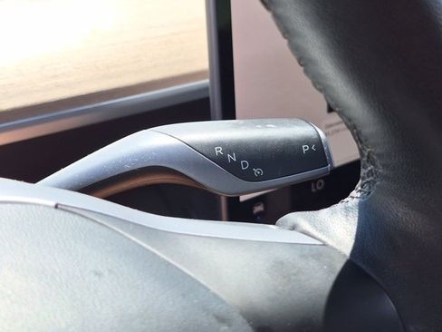 Used 2022 Tesla Model 3 RWD image 10