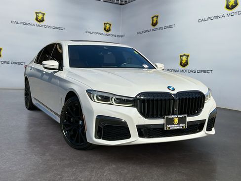 Used 2022 BMW 740i w/ M Sport Package image 3