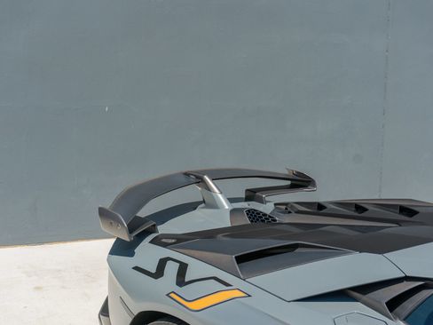 Used 2019 Lamborghini Aventador SVJ AWD/4WD image 35